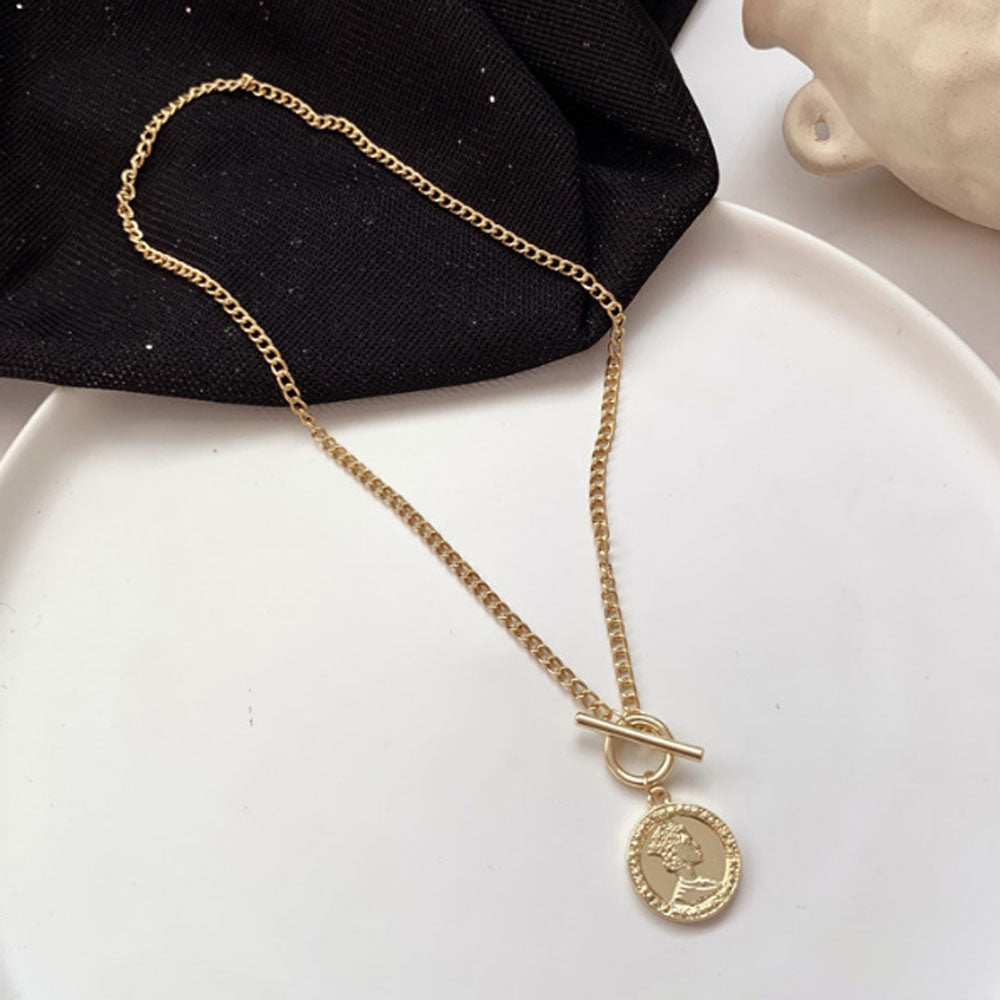 brass alloy with gold plated queen Elizabeth ancient coin medallion necklace jewelry