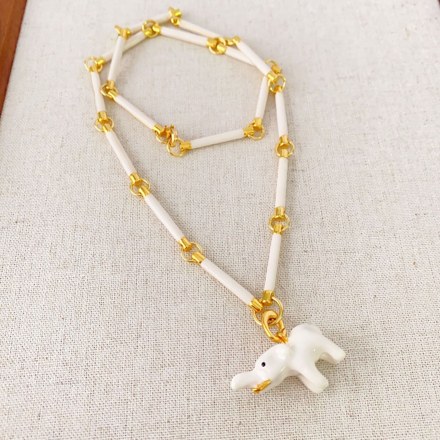Quake E-commerce 2026 New Arrivals Treding Black Enamel Glaze Cylinder Beads Chain Elephant Pendant Necklace Jewelry for Women