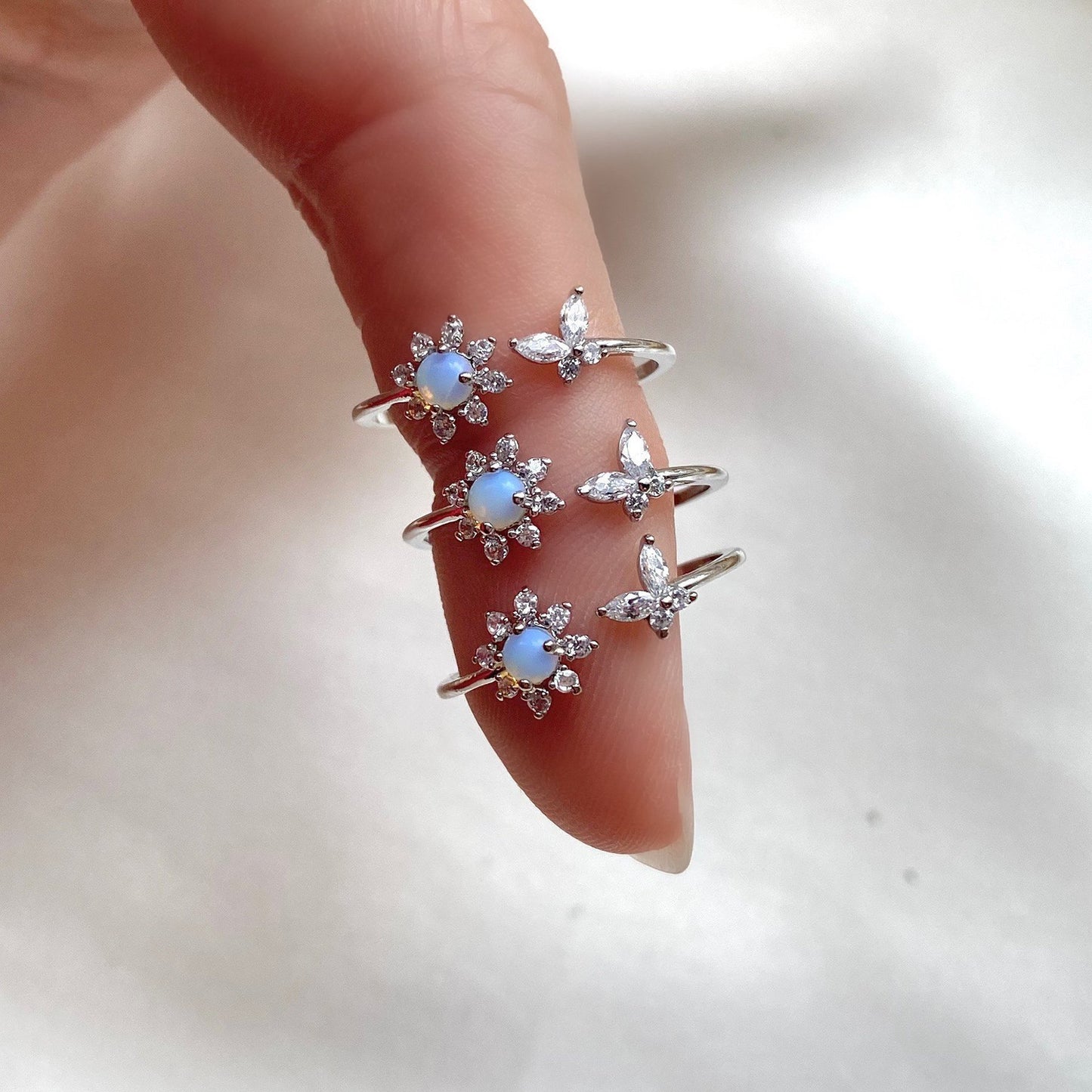 Wholesale Female Make Fashion Flexible Brass Alloy 18k Gold Zircon butterfly plum Blossom Charm Finger Ring Jewelry