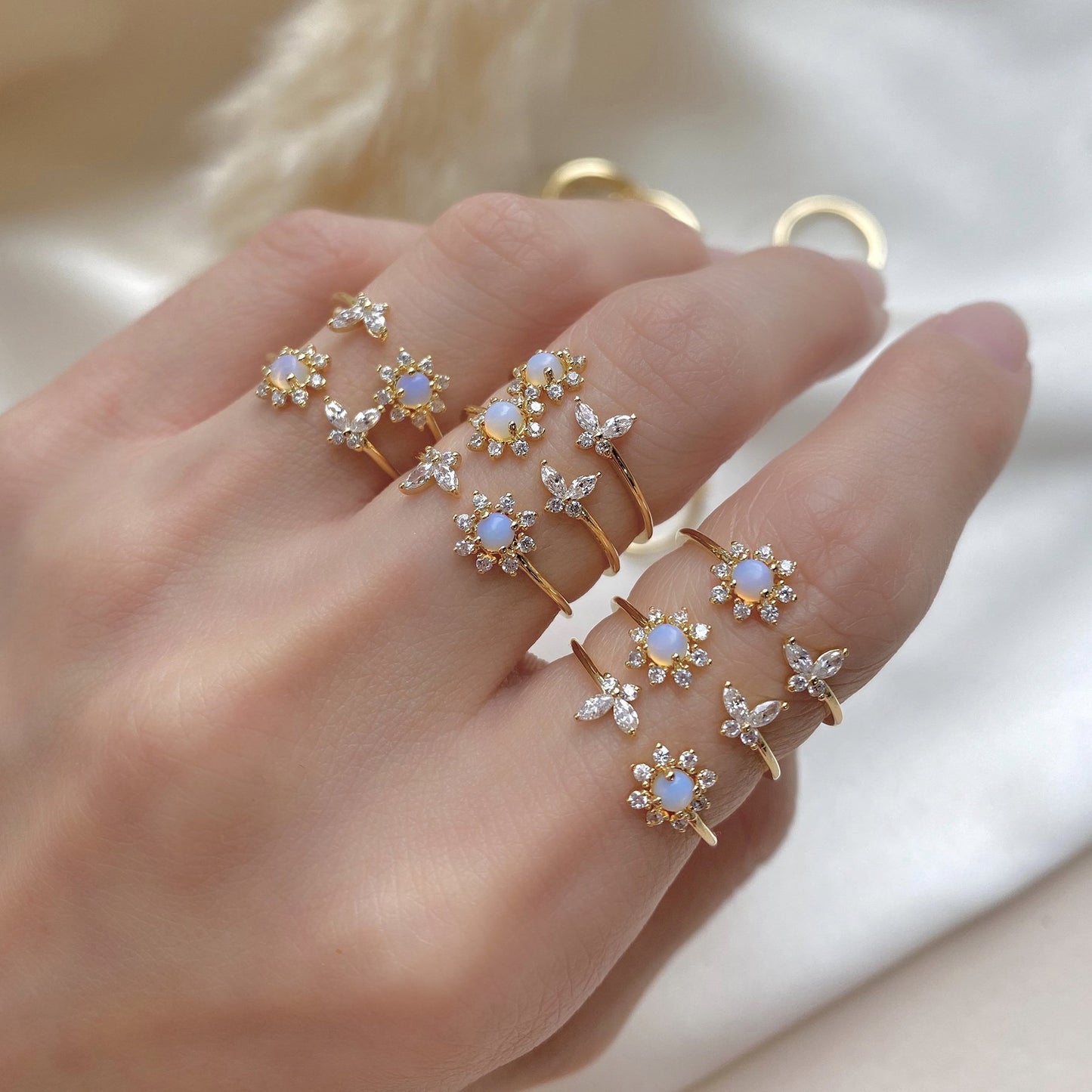 Wholesale Female Make Fashion Flexible Brass Alloy 18k Gold Zircon butterfly plum Blossom Charm Finger Ring Jewelry