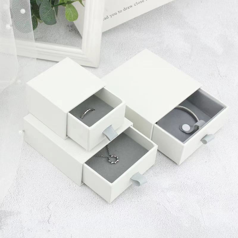 Wholesale punched paper jewelry packaging box ring ear stud earring box slide out-in drawer box for pendant necklace earrings